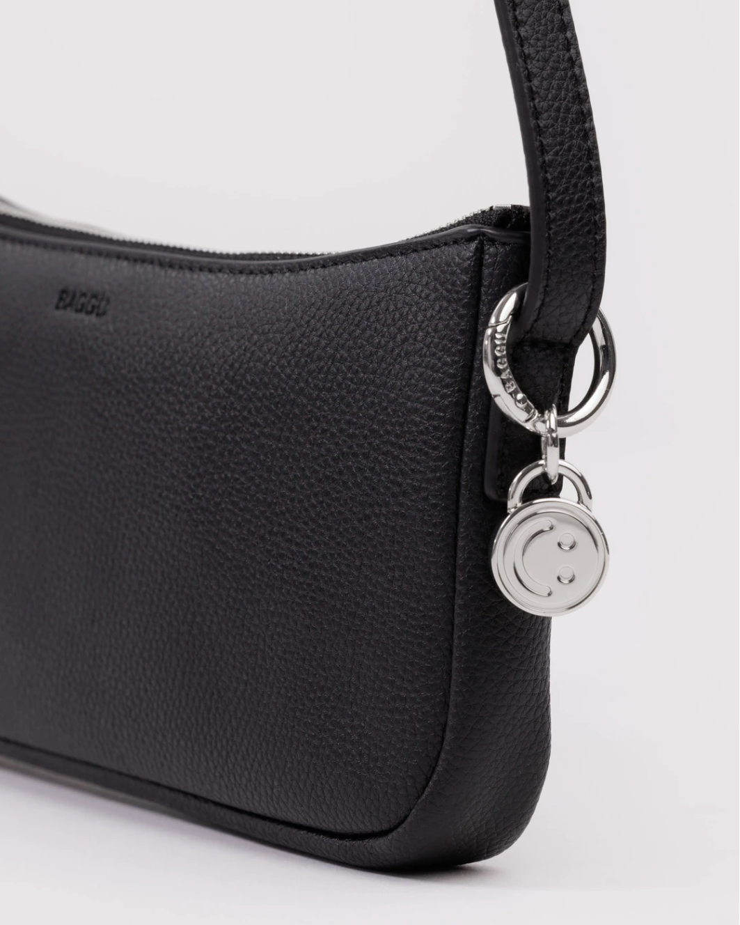 Recycled Leather Pochette - Black - Burnout